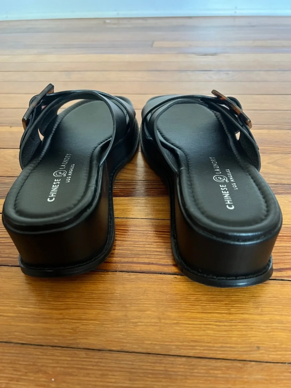 Chinese Laundry Surfs Up Black Crisscross Platform Slide Sandals - Size 9